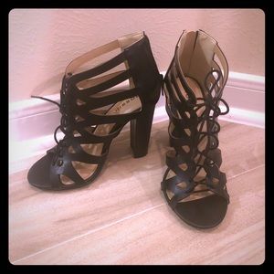 Lace up heels 7W